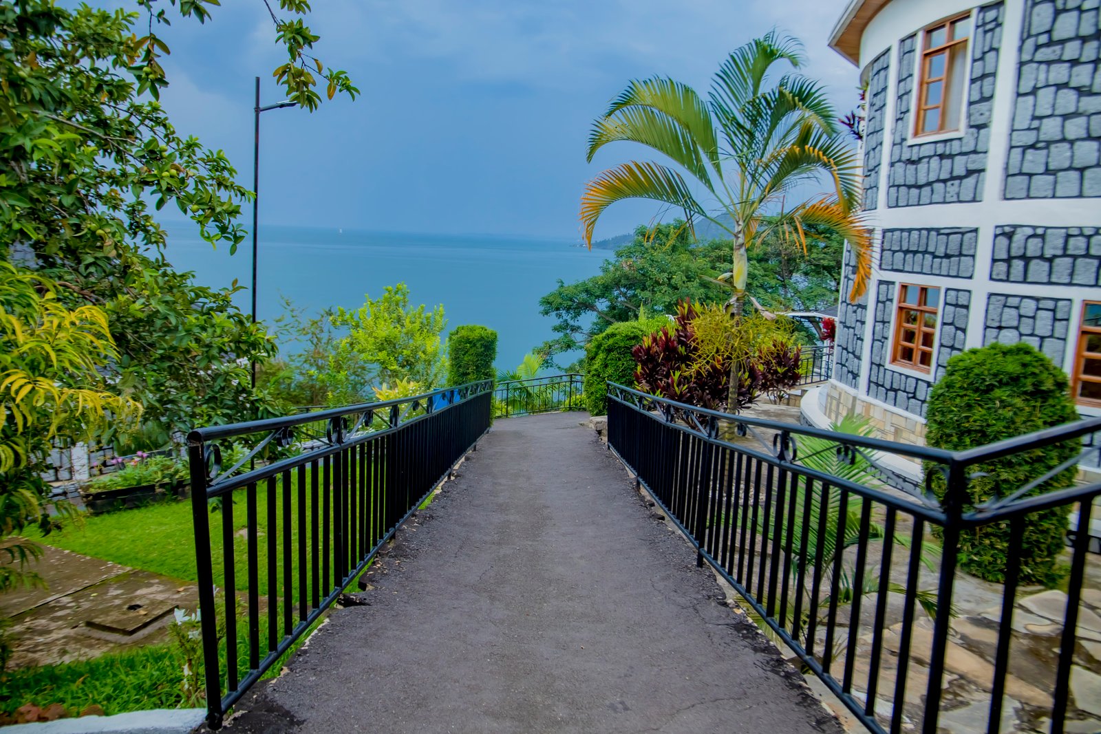 Welcome to Kigufi Hill Hotel